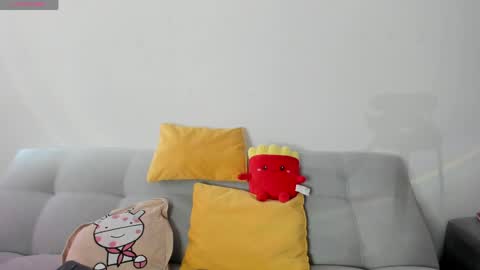 fernanda  online show from April 4, 2026, 2:58 pm