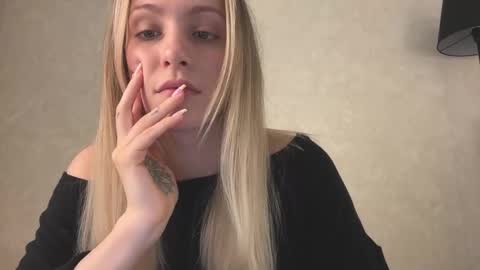 Lisa online show from November 26, 2025, 7:31 am