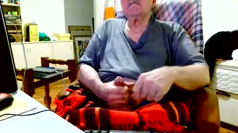 Snapshot of filhober chatting on June 4, 2026, 1:33 am filhober online show from June 4, 2026, 1:33 am