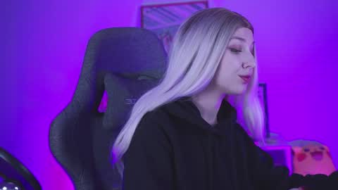 Snapshot of filipinaadams chatting on December 21, 2024, 8:28 am cap and Lana  online show from December 21, 2024, 8:28 am