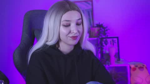 Snapshot of filipinaadams chatting on December 21, 2024, 2:37 pm cap and Lana  online show from December 21, 2024, 2:37 pm