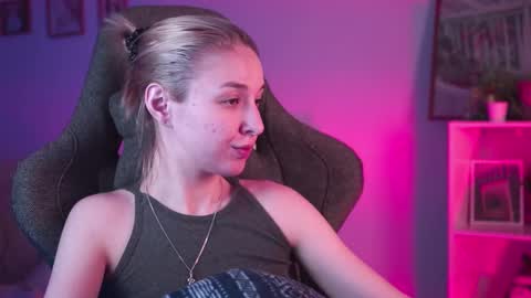 Snapshot of filipinaadams chatting on February 23, 2025, 5:01 am cap and Lana  online show from February 23, 2025, 5:01 am