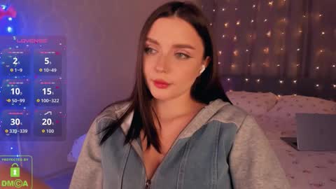 LEEN online show from November 5, 2025, 3:28 am