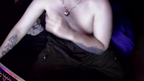 Alice and Max online show from October 13, 2025, 4:34 am