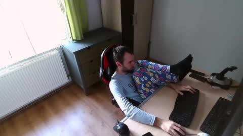 Jane and Findo online show from February 18, 2025, 8:03 pm