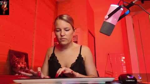 Lady online show from April 15, 2026, 3:52 pm