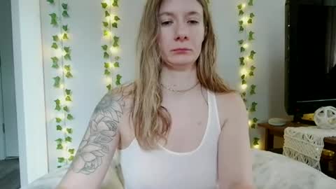 Snapshot of findomgoddessnatalia chatting on June 16, 2026, 4:31 pm Goddess Natalia Findom online show from June 16, 2026, 4:31 pm