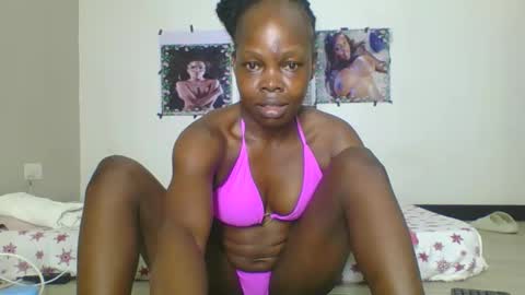 Snapshot of fine_melanin chatting on September 29, 2025, 6:13 pm caro online show from September 29, 2025, 6:13 pm
