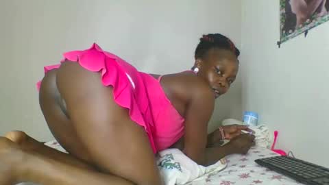 Snapshot of fine_melanin chatting on October 22, 2025, 7:57 pm caro online show from October 22, 2025, 7:57 pm