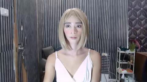 Snapshot of fiona908995 chatting on May 1, 2026, 10:42 am fiona908995 online show from May 1, 2026, 10:42 am