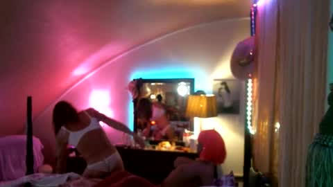 J online show from February 16, 2026, 1:35 am