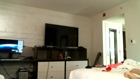 Snapshot of fionajamez chatting on August 8, 2026, 8:05 am J online show from August 8, 2026, 8:05 am
