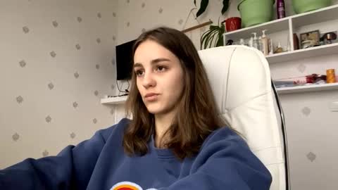 Keite wanna play  Meow online show from November 21, 2025, 12:15 pm