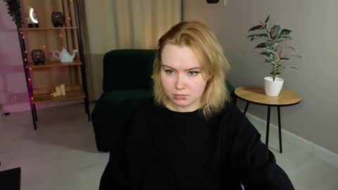 Fiona online show from March 26, 2026, 10:04 pm