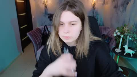 fiora online show from January 16, 2025, 12:09 pm