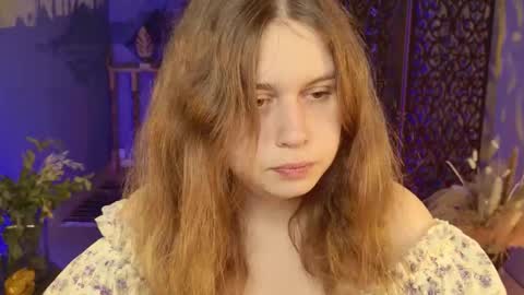 fiora online show from September 15, 2025, 5:40 am