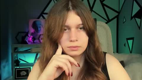 fiora online show from October 13, 2025, 1:33 pm