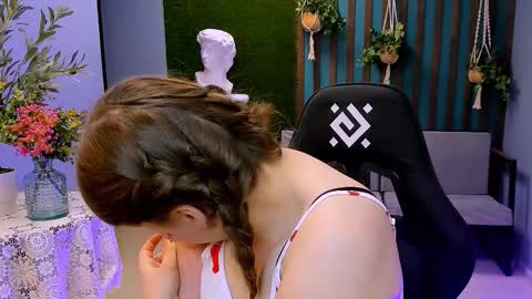 fiora online show from November 20, 2025, 3:01 pm