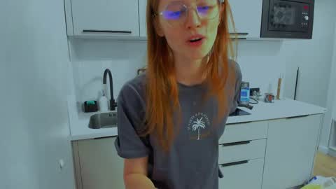 fire_luna online show from April 13, 2026, 8:03 pm