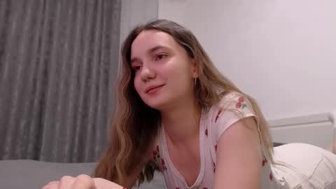 fireflies_fly_ online show from January 12, 2026, 6:46 pm