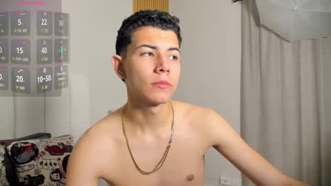 Nicolas online show from November 29, 2025, 1:25 pm