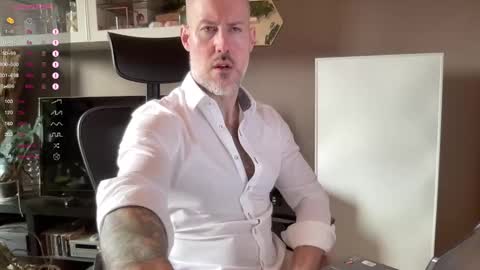 Snapshot of fit_rubinho chatting on January 2, 2025, 9:22 am Rubn online show from January 2, 2025, 9:22 am