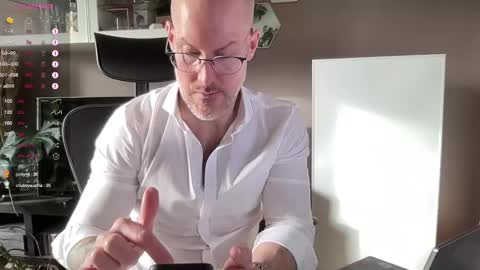 Snapshot of fit_rubinho chatting on January 8, 2025, 12:37 pm Rubn online show from January 8, 2025, 12:37 pm