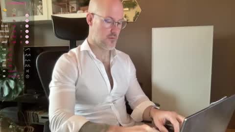 Snapshot of fit_rubinho chatting on January 22, 2025, 8:51 am Rubn online show from January 22, 2025, 8:51 am