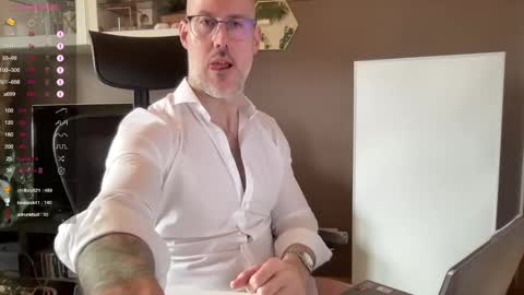 Snapshot of fit_rubinho chatting on January 22, 2025, 12:38 pm Rubn online show from January 22, 2025, 12:38 pm
