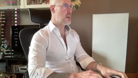 Snapshot of fit_rubinho chatting on February 5, 2025, 12:27 pm Rubn online show from February 5, 2025, 12:27 pm