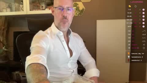 Snapshot of fit_rubinho chatting on September 9, 2025, 7:41 am Rubn online show from September 9, 2025, 7:41 am