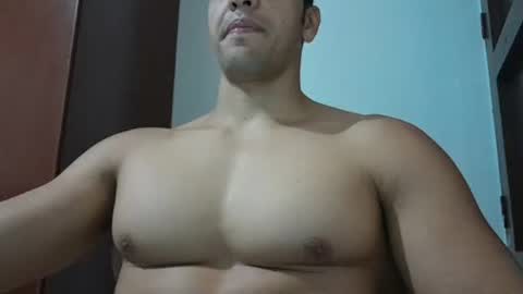 fitchestabs_69 online show from April 17, 2026, 9:29 pm