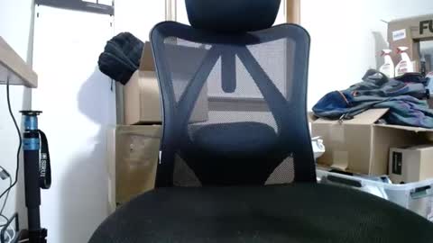  Links in Bio below online show from March 2, 2025, 2:51 am