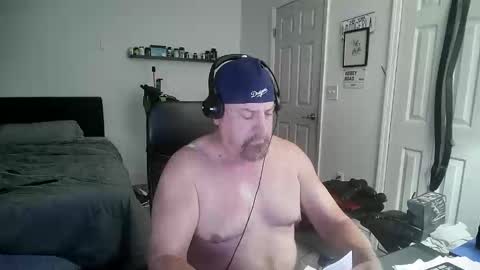 Snapshot of flaguy3233 chatting on October 31, 2025, 10:22 pm Florida guy online show from October 31, 2025, 10:22 pm