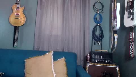 Flannel Dong online show from October 12, 2025, 7:13 pm