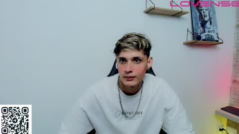 Snapshot of flaquito___ chatting on May 15, 2026, 9:11 pm Flaquito online show from May 15, 2026, 9:11 pm
