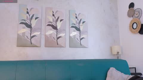 Snapshot of flavia_cruz chatting on May 4, 2026, 12:56 pm Flavia online show from May 4, 2026, 12:56 pm
