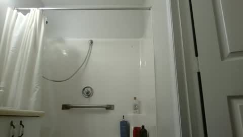 Snapshot of flboyz chatting on November 3, 2025, 11:55 am The Rain-Bro online show from November 3, 2025, 11:55 am