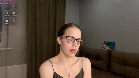 Snapshot of florafitch chatting on September 22, 2025, 5:48 pm Anna online show from September 22, 2025, 5:48 pm