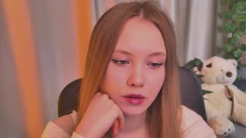 Snapshot of floralarsson chatting on June 7, 2026, 10:19 am hey there guys im Flora no not the one from WInx. But I love magical stuff and especially I love nature. I dont know I thin online show from June 7, 2026, 10:19 am