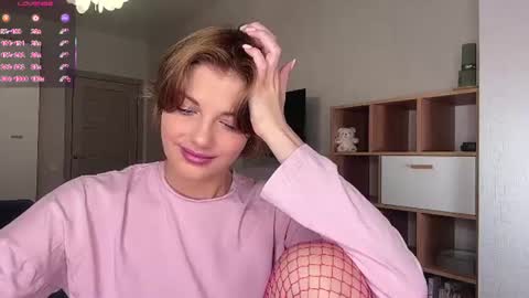 Snapshot of florenceheatly chatting on July 4, 2026, 10:10 am Flora online show from July 4, 2026, 10:10 am