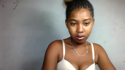 florencia011 online show from March 12, 2025, 8:19 am