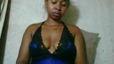 florencia011 online show from April 12, 2026, 10:04 pm