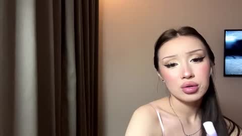 Snapshot of florinebolevice chatting on June 24, 2026, 9:25 pm Lucy online show from June 24, 2026, 9:25 pm