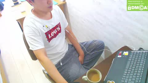 Snapshot of flowerbox chatting on December 30, 2024, 4:42 am flowerbox online show from December 30, 2024, 4:42 am