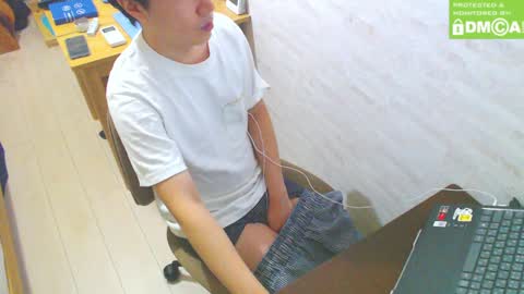 Snapshot of flowerbox chatting on January 2, 2025, 2:02 pm flowerbox online show from January 2, 2025, 2:02 pm