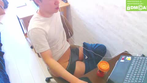 Snapshot of flowerbox chatting on March 9, 2025, 2:07 am flowerbox online show from March 9, 2025, 2:07 am