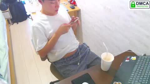 Snapshot of flowerbox chatting on November 3, 2025, 6:25 am flowerbox online show from November 3, 2025, 6:25 am