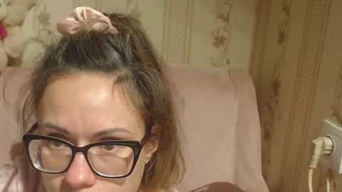 say meow and send tip  online show from November 13, 2025, 4:39 pm