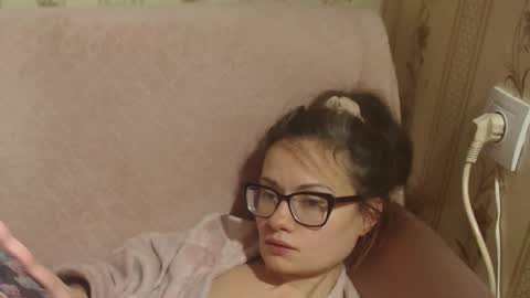 say meow and send tip  online show from December 16, 2025, 4:34 pm